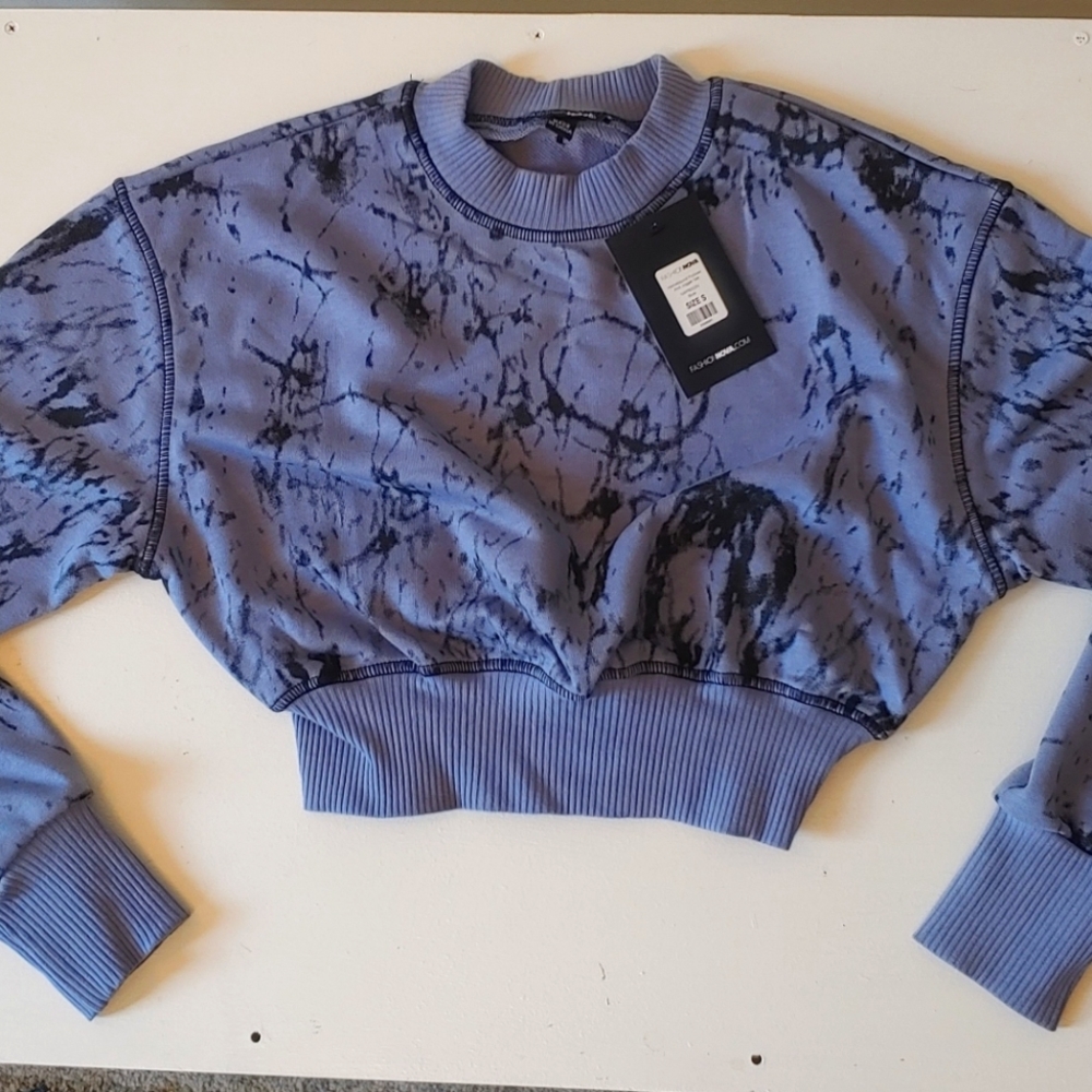 Fashion Nova NWT Cropped Blue Tie Dye Sweatshirt